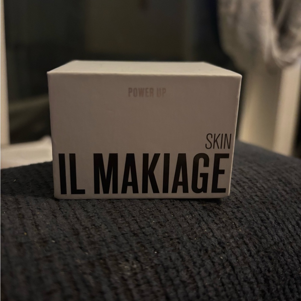 IL MAKIAGE Skin Power Up